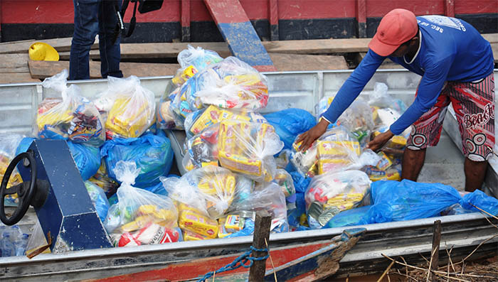 A prefeitura já entregou mais de 250 cestas básicas aos atingidos pelo rio Liberdade