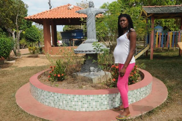 Haitiana Eveline Jouis Charles, 26, grávida de oito meses