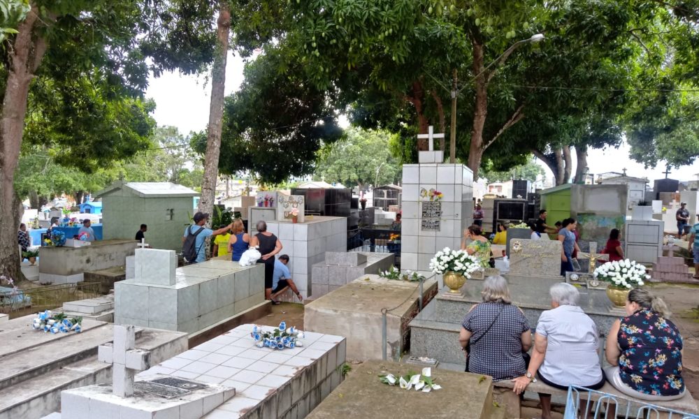 Mais de 5 mil pessoas já passaram pelo cemitério São João Batista Notícias do Acre Mais de 5 mil pessoas já passaram pelo cemitério São João Batista Notícias do Acre